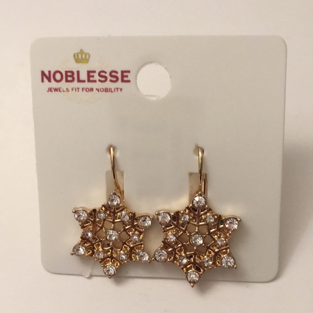 5 for $25 Gold colored earrings